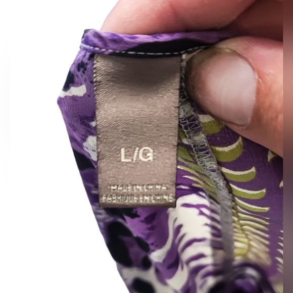 Charlie Jade | V Neck Printed Blouse /w Zipper Details | Size: L - Picture 3 of 5